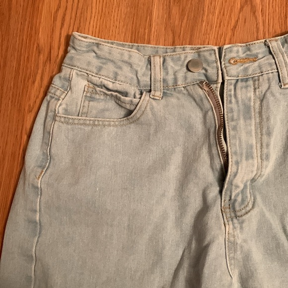 SHEIN light blue high waisted vintage straight jeans - Picture 2 of 4